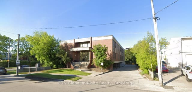 Office at 2600 Edenhurst Drive 309, Mississauga, ON L5A 3Z8