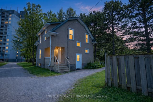 Detached at 4752 Crawford Place W, Niagara Falls, ON L2E 1Z2