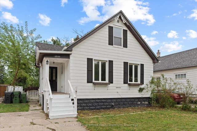 Detached at 1533 Alexis Road, Windsor, ON N8Y 4P1