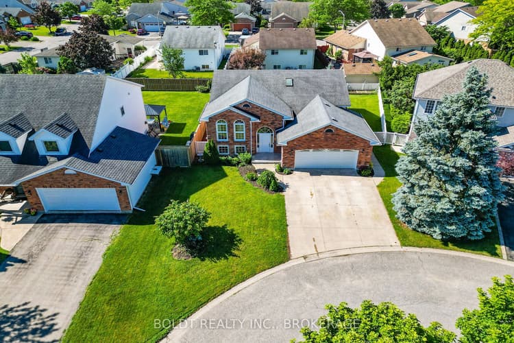 6 Cedar Court
