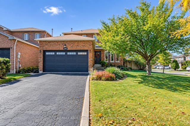 Detached at 3668 Colonial Drive, Mississauga, ON L5L 4N7