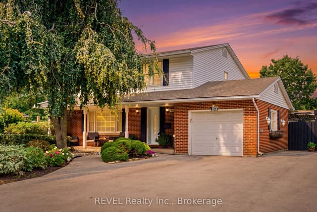 Detached at 4123 Dorchester Road, Niagara Falls, ON L2E 6N1