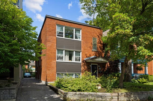 Triplex at 331 Flora Street, Ottawa Centre, ON K1R 5S1