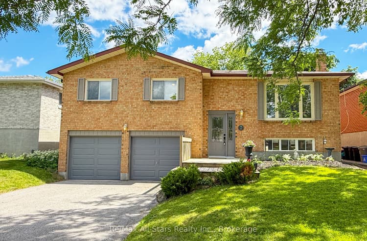 39 Applewood Crescent