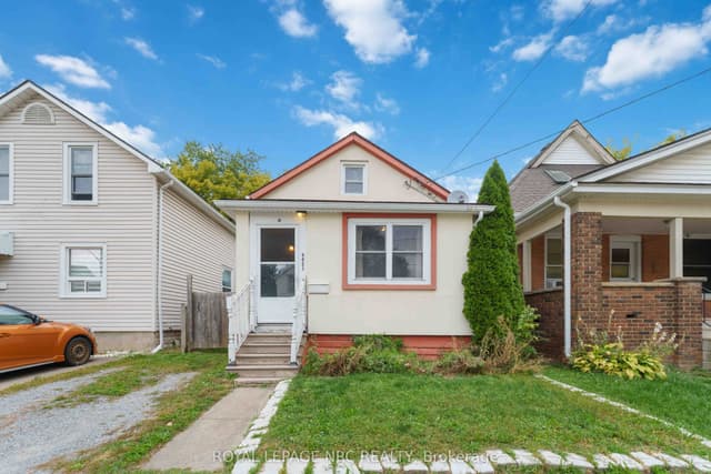 Detached at 4621 Jepson Street, Niagara Falls, ON L2E 1J5