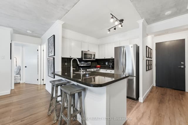 Condo Apartment at 600 Queens Quay W 705, Toronto, ON M5V 3M3, Toronto C01
