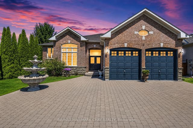 Detached at 2 Old Hickory Lane, Wasaga Beach, ON L9Z 3A9