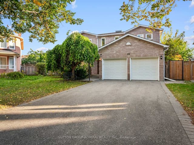 Detached at 11 Espby Court, Richmond Hill, ON L4C 9L2