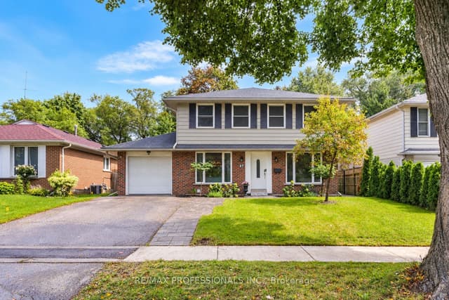 Detached at 37 Birchleaf Crescent, Toronto, ON M9R 2L5, Toronto W09