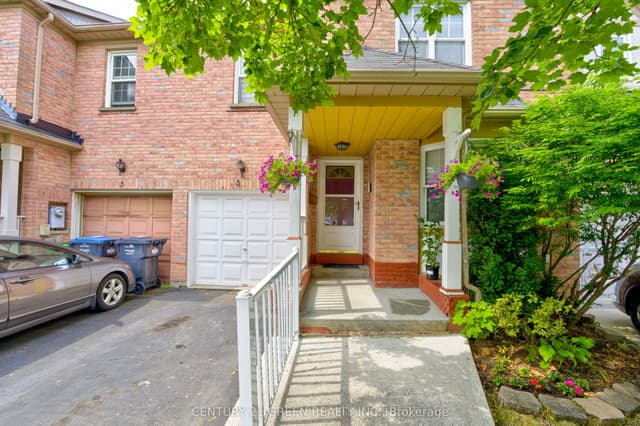 Att/Row/Townhouse at 3 Desert Sand Drive, Brampton, ON L6R 1P9
