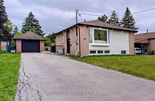 Detached at 8 Lawrence Crescent Upper Level, Brampton, ON L6W 2P3