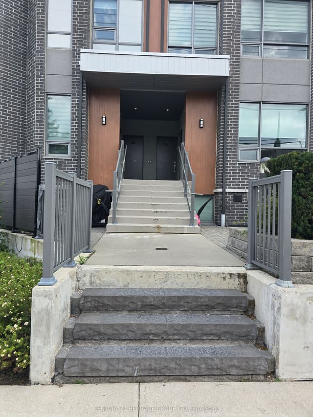 Condo Apartment at 680 Atwater Avenue 22, Mississauga, ON L5G 0B6