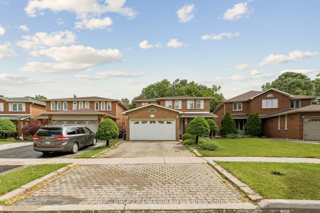 Detached at 102 Coronation Circle, Brampton, ON L6Z 4A7