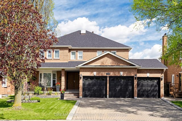 Detached at 312 Valeria Boulevard, Vaughan, ON L4L 6V7