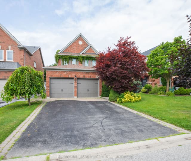 Detached at 18 Windbreak Crescent, Whitby, ON L1P 1P8