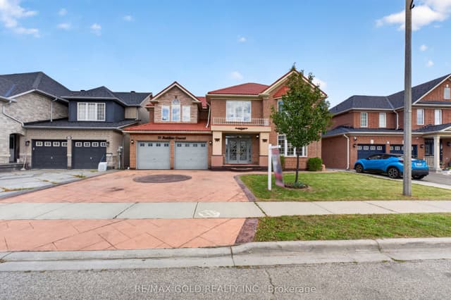 Detached at 70 Maldives Crescent, Brampton, ON L6P 1L1