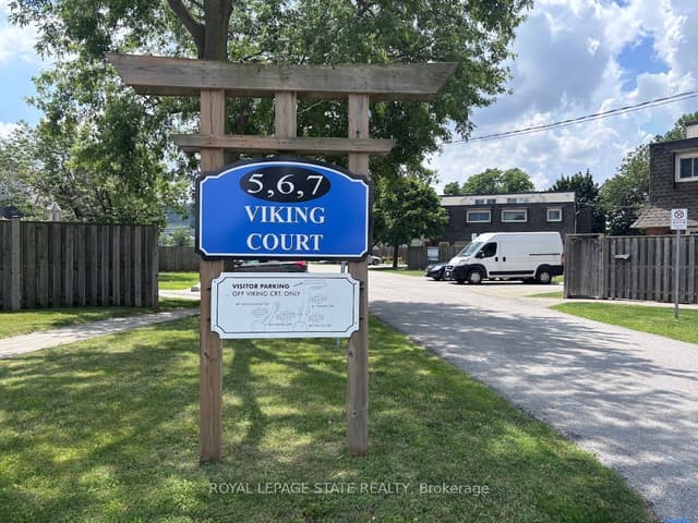Condo Townhouse at 5 Viking Court 304, Grimsby, ON L3M 3T8