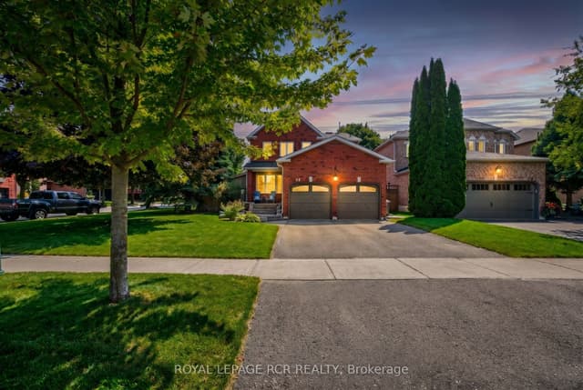 Detached at 165 Bonny Meadows Drive, Aurora, ON L4G 6N1