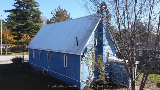 Detached at 14184 Hwy 41, Addington Highlands, ON K0H 1K0