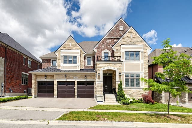 Detached at 10 Ridgepoint Road, Vaughan, ON L4H 4V2