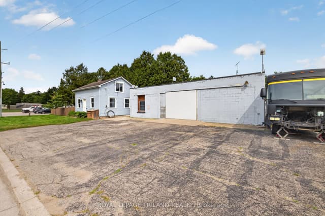 Detached at 6422 Bradish Road, London South, ON N6N 1N6