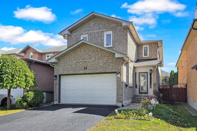 Detached at 43 Berwick Crescent, Richmond Hill, ON L4C 0B8