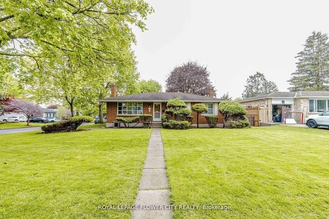 Detached at 15 Cumberland Crescent, London North, ON N5X 1B7