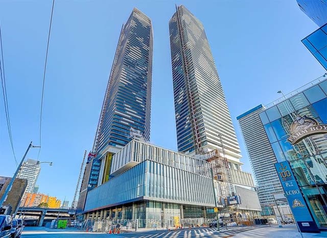 Condo Apartment at 138 Downes Street 3215, Toronto, ON M2E 0E4, Toronto C08