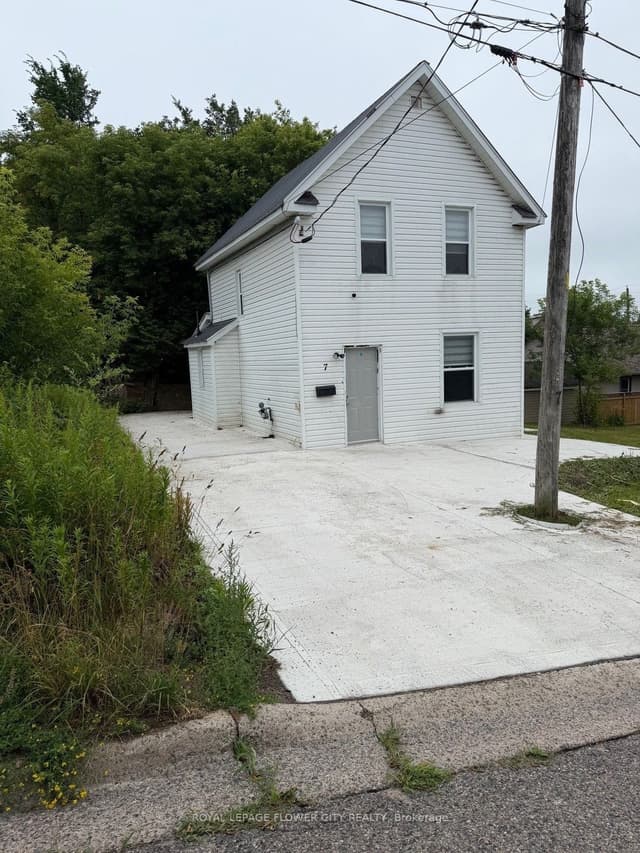 Detached at 7 Hearst Street, Sault Ste Marie, ON P6B 1J6