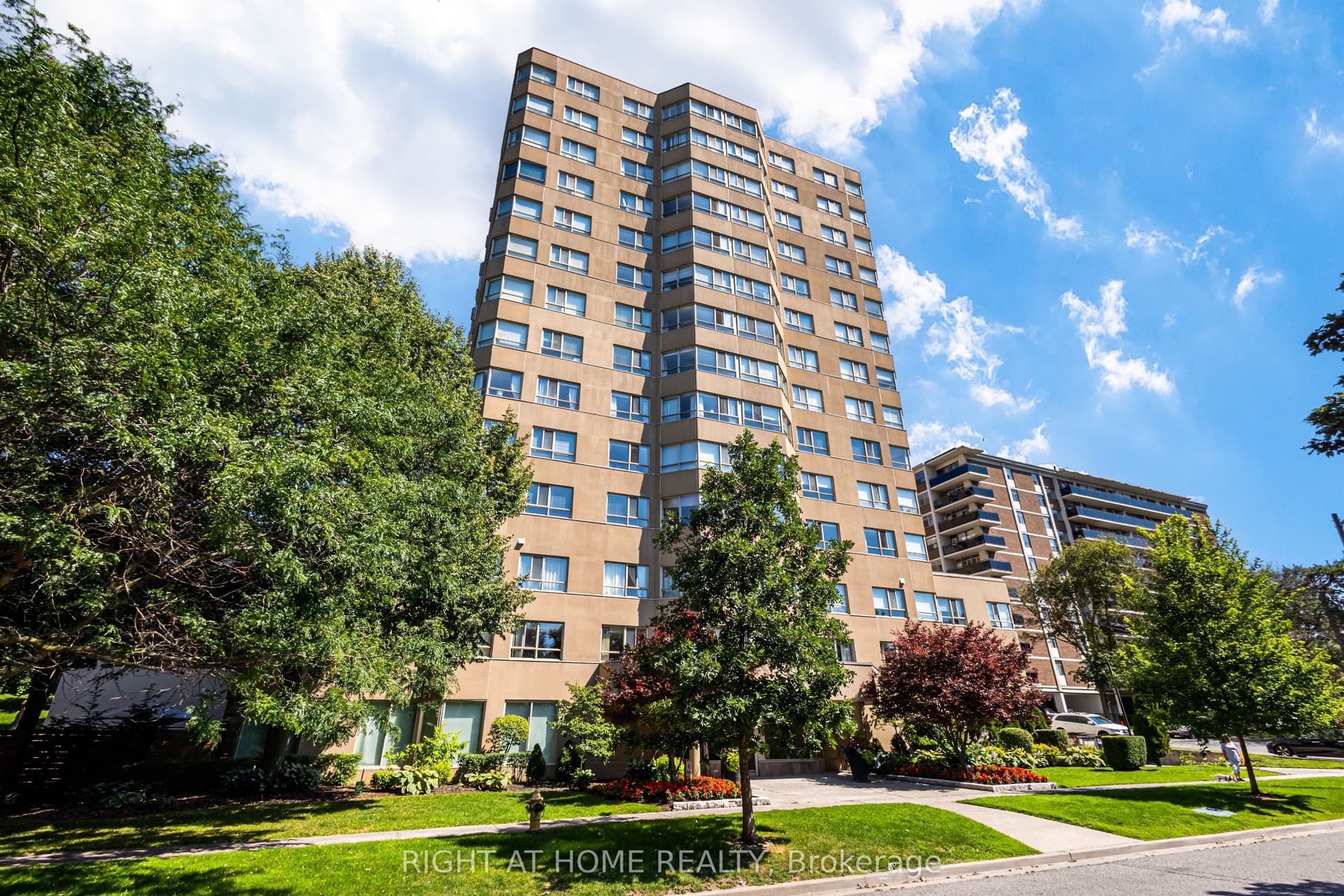 4 Park Vista Drive in M4B