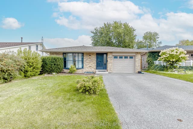 Detached at 2358 Arnold Crescent, Burlington, ON L7P 4G3