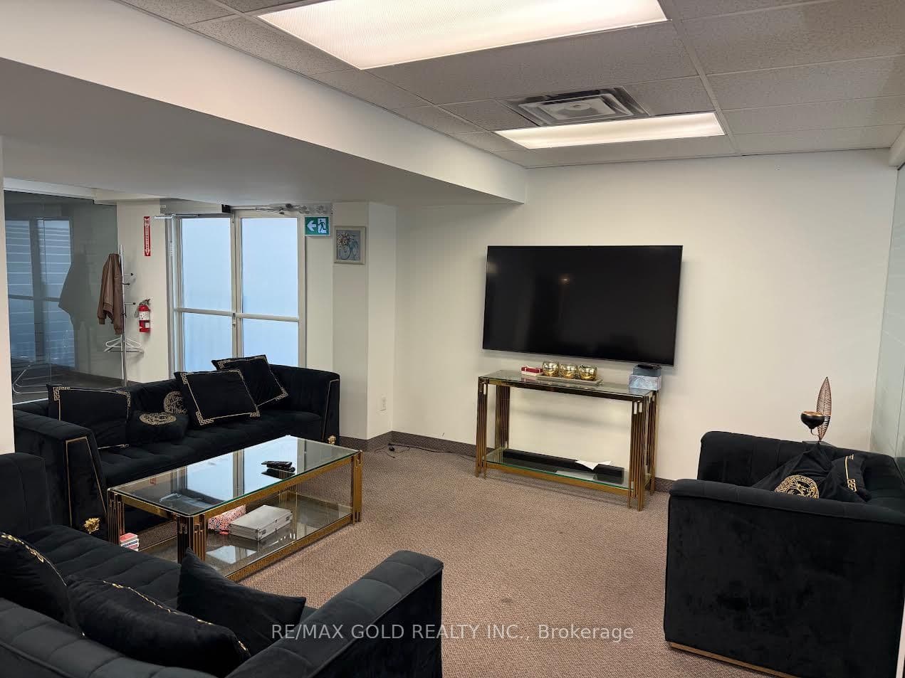 Unit 101(Grnd Flr, Side door), Unit 101(Grnd Flr, Side door) · 5100 Dixie Rd