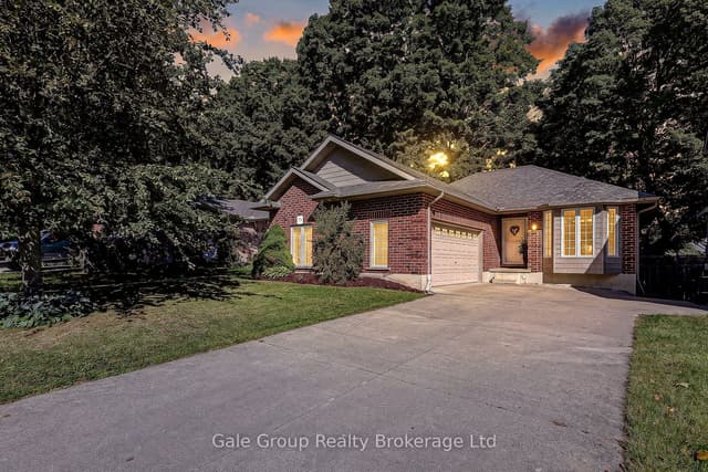 Detached at 79 Potters Way, Woodstock, ON N4S 9A1