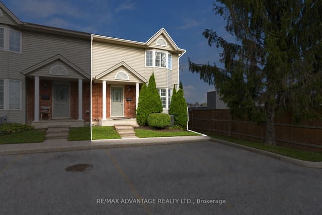 Condo Townhouse at 122 Sherwood Forest Square 7, London North, ON N6G 5G8