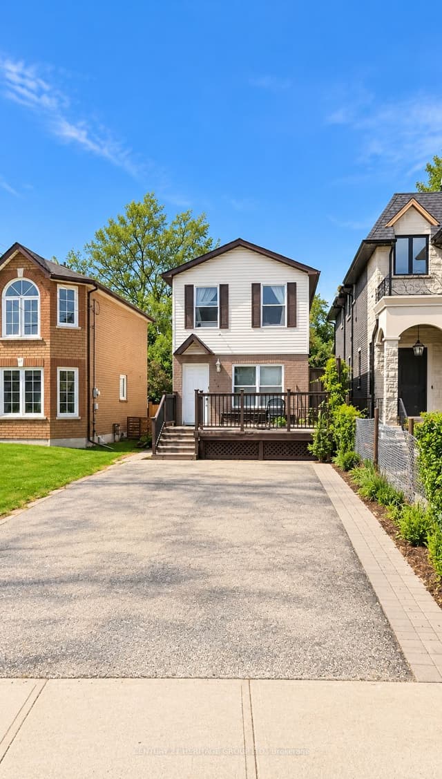 Detached at 578 North Lake Road, Richmond Hill, ON L4E 3B8