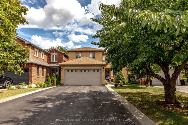 Detached at 31 Grindstone Way, Hamilton, ON L9H 7B7