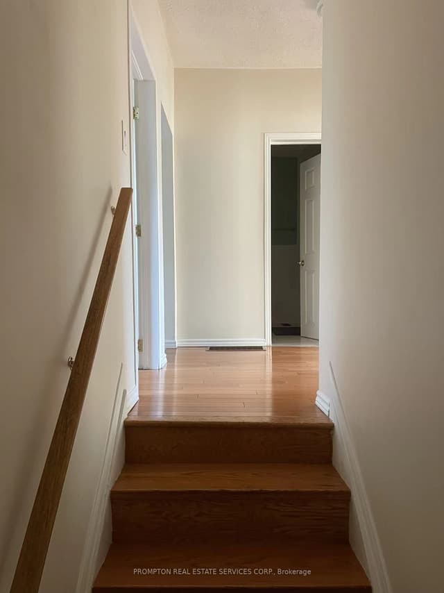 Att/Row/Townhouse at 763 Dundas Street W, Toronto, ON M6J 1T9, Toronto C01