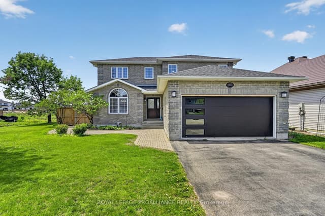 Detached at 1014 Crestwood Drive, Brockville, ON K6V 7N1