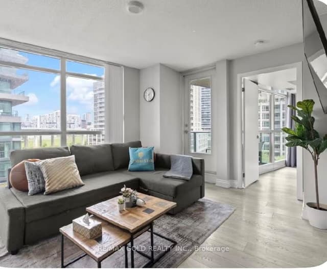 Condo Apartment at 215 Fort York Boulevard 620, Toronto, ON M5V 4A2, Toronto C01