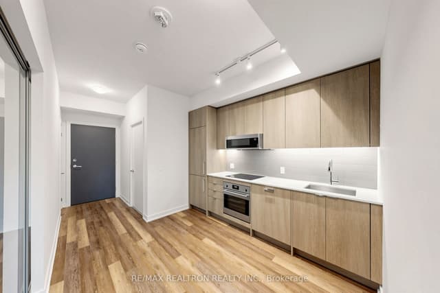Condo Apartment at 250 Lawrence Avenue W 701, Toronto, ON M5M 1B2, Toronto C04