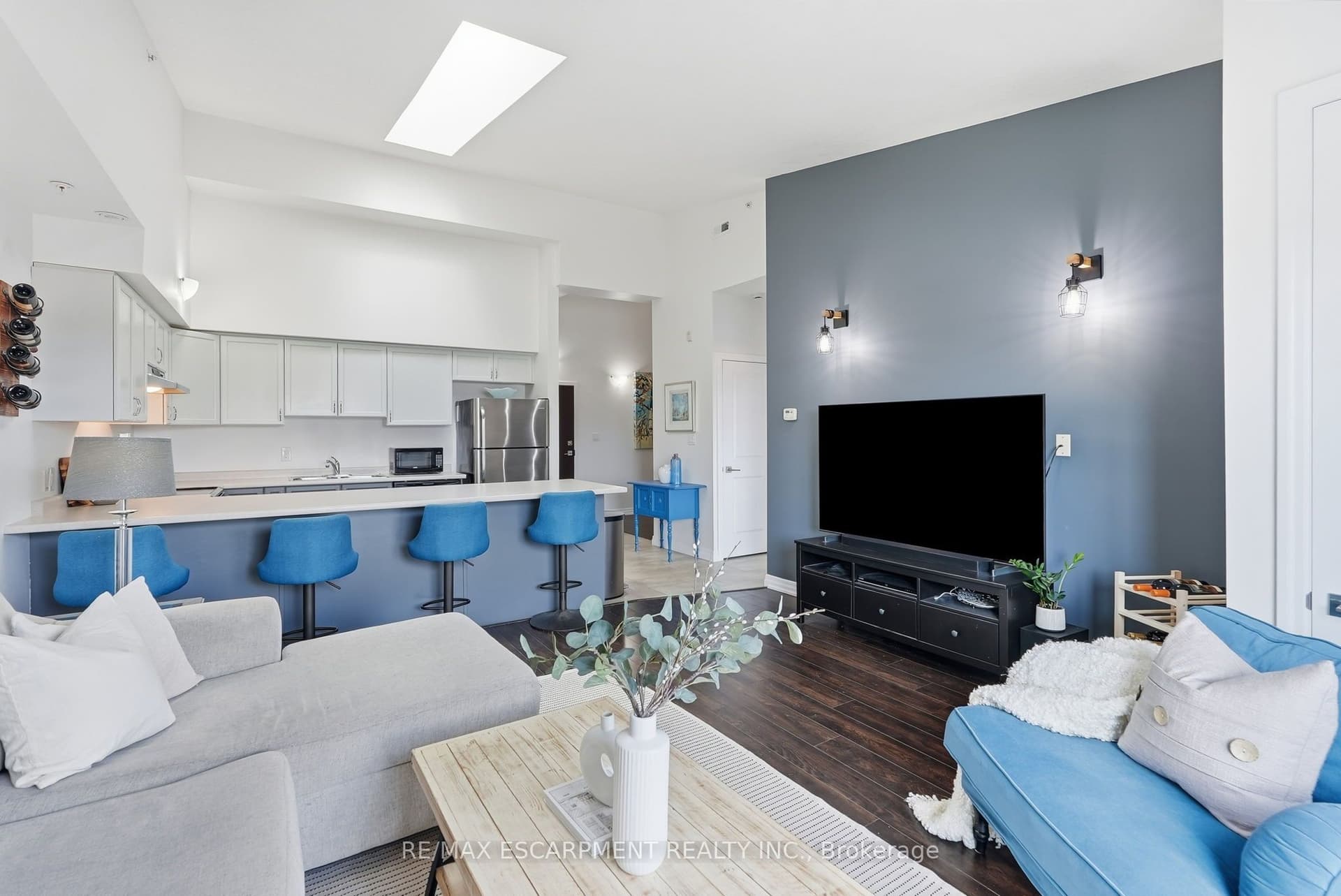 Suite 321 · Floor 3, Unit 321 · 170 Rockhaven Lane