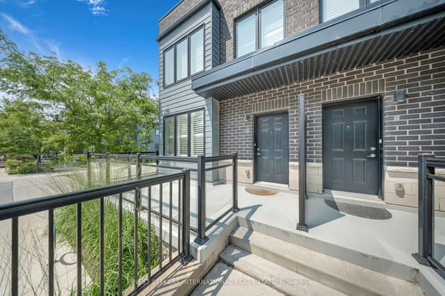 Condo Townhouse at 2212 Bromsgrove Road 10, Mississauga, ON L5J 1L4