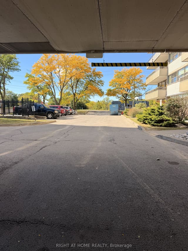 Condo Apartment at 215 Glenridge Avenue 505, St. Catharines, ON L2T 3J7
