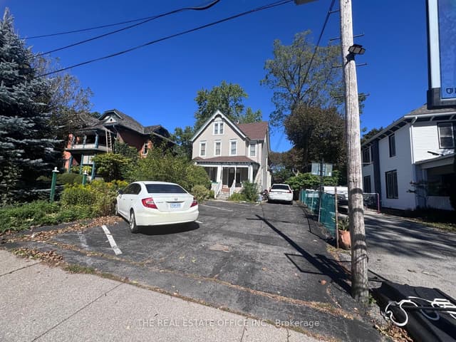 Detached at 4327 Simcoe Street, Niagara Falls, ON L2E 1T5