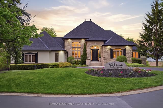 Detached at 1863 Shaver Road, Hamilton, ON L9G 3L1