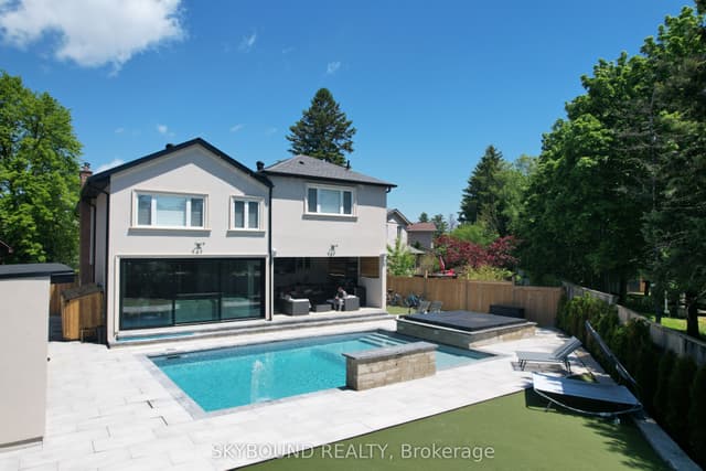 Detached at 2711 Spruce Needle Court, Mississauga, ON L5L 1N2