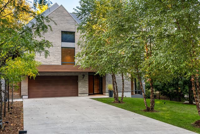 Detached at 7 North Drive, Toronto, ON M9A 4R1, Toronto W08