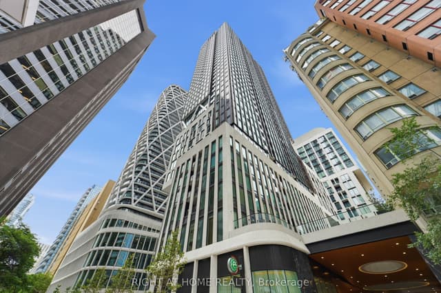 Condo Apartment at 238 Simcoe Street 803, Toronto, ON M5T 0E2, Toronto C01