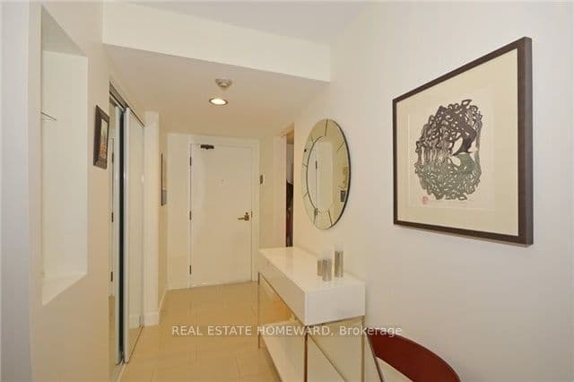 Suite 1912 · Floor 19, Unit 1912 · 15 Maitland Pl