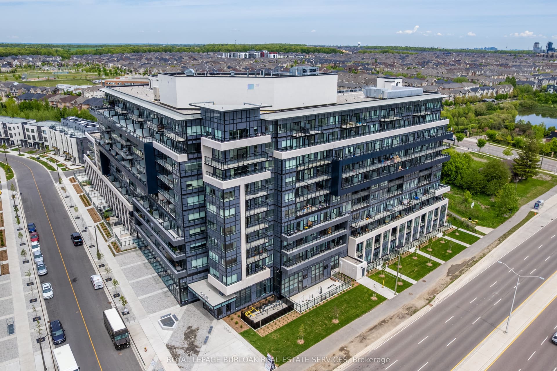Suite 801 · Floor 8, Unit 801 · 395 Dundas St W